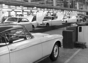 BMW 503 (1956) - die Herstellung eines 503 verlangt nach viel Handarbeit - Fahrzeuge werden nur auf Bestellung gebaut