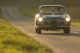 BMW 503 Coupé (1957) - Freude am Fahren kommt auch im 503 auf, bis die Nacht hereinbricht