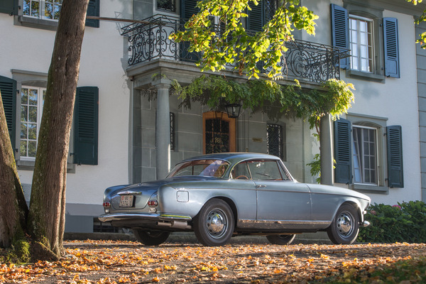 BMW 503 Coupé (1957) - von aussen unterscheidet sich das Serie-1-Coupé nur geringfügug zur zweiten Serie