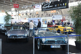 BMW 507 (1958) - zwei Klassiker Seite an Seite bei der Martini Garage - an der Retro Classics Stuttgart 2013