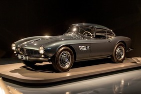 Bild BMW 507 (Prototyp) (1955) - in der Ausstellung "PS:. Ich liebe Dich. Sportwagen-Design der 1950er - 1970er Jahre"