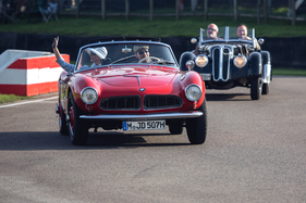 BMW 507 bei einem Demonstrationslauf - Goodwood Revival 2014 BMW 507 bei einem Demonstrationslauf - Goodwood Revival 2014