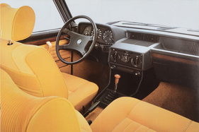 BMW 520 (1977) – Cockpit (1977)