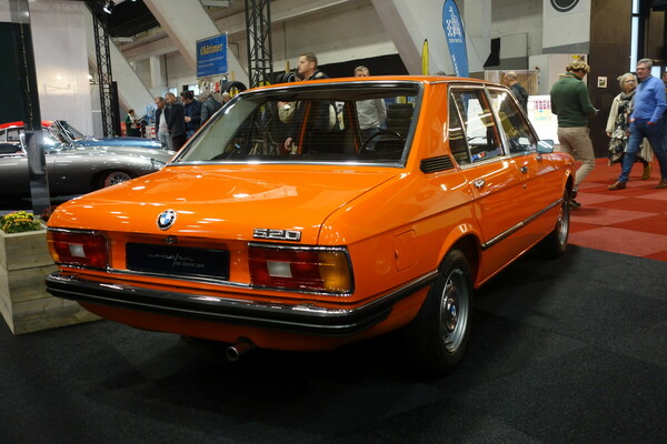 BMW 520 (1977) mit nur knapp 87'000 km – Classic Car Show Brussels 2022