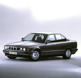 BMW 520i (1990) - E34 als Zweiliter-Einstiegsmodell mit Reihensechszylinder