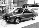 BMW 528i (1982) - am Genfer Automobilsalon von 1982 - aerodynamischer Feinschliff und Gewichtsminderung zeichnen die überarbeiteten 5-er-Modelle aus