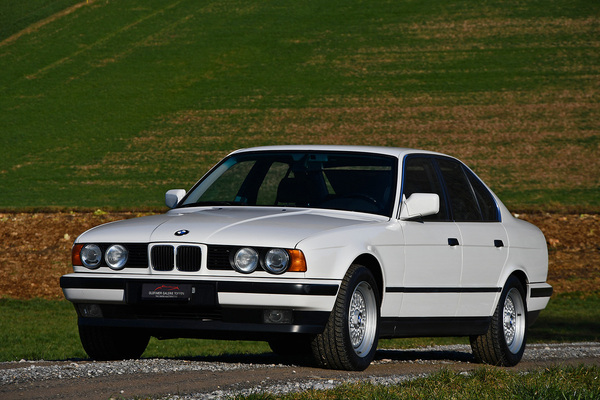 BMW 535i E34 (1990) - als Lot 116 angeboten an der Versteigerung der Oldtimer Galerie in Toffen am 26. März 2022
