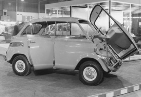BMW 600 (1957) - Präsentation des neuen Kleinwagens an der IAA in Frankfurt im Jahr 1957