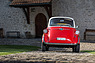 BMW 600 (1958) – Von vorn ist er durch die integrierten Scheinwerer und die Zierleiste auf der Tür von der Isetta zu unterscheiden (© Daniel Reinhard, 2022) BMW 600 (1958) – Von vorn ist er durch die integrierten Scheinwerer und die Zierleiste auf der Tür von der Isetta zu unterscheiden (© Daniel Reinhard, 2022)