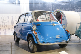BMW 600 (1958) - die grosse Isetta von BMW, ein Zweizylinder-Boxer sorgte für Vortrieb - Microcars-Sonderschau Pantheon 2022/2023 (1958)