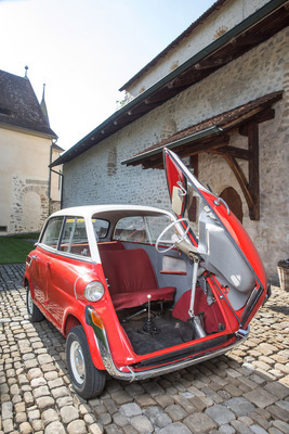 BMW 600 (1958) – unter der grauen Beule in der Tür sitzt das Reserverad