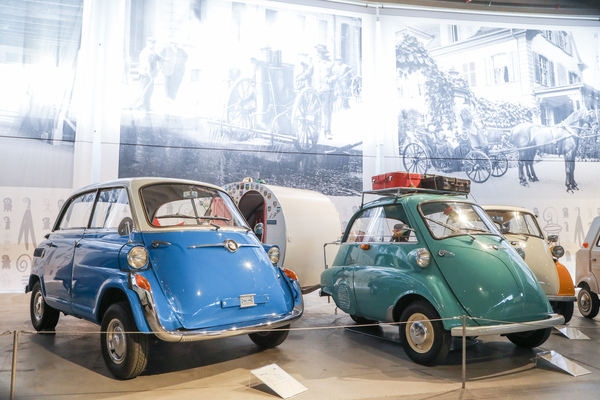 BMW 600 und Isetta in zwei Ausführungen (drei- und vierrädrig) - Sonderschau Microcars im Pantheon 2022/2023