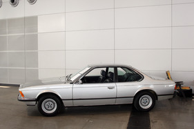 BMW 635 CSI (1979) - mit originalen 75'000 km gemäss Verkäufer, Euro 26'900 stand auf dem Preisschild - Retro Classics Stuttgart 2014