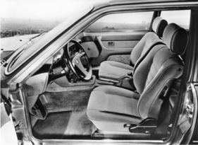BMW 635 CSI (1982) - komfortable Sitze vorne