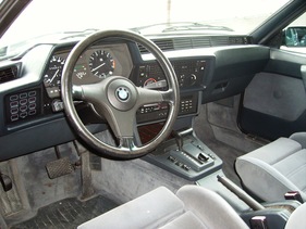 BMW 635 CSI (1988) - angeboten an der "Auktion Classic & Exklusiv Cars" im Salzhaus in Wangen an der Aare am 12./13. Oktober 2012 BMW 635 CSI (1988) - angeboten an der "Auktion Classic & Exklusiv Cars" im Salzhaus in Wangen an der Aare am 12./13. Oktober 2012