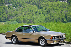 BMW 635 CSi (1982) - als Lot 11 angeboten an der Versteigerung der Oldtimer Galerie an der Swiss Classic World Luzern am 28. Mai 2022