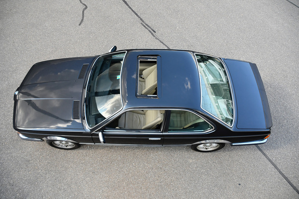 Bild: BMW 635 CSi (1985) - als Lot 164 angeboten an der Versteigerung der Oldtimer Galerie in Toffen am 26. März 2022