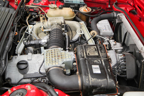 BMW 635 CSi (1986) - Reihensechszylinder längs eingebaut