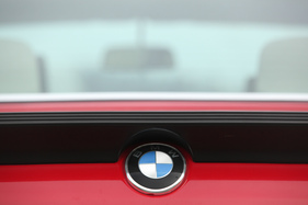 BMW 635 CSi (1986) - das Markenemblem auf dem Heck