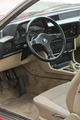 BMW 635 CSi (1986) - sporty interior