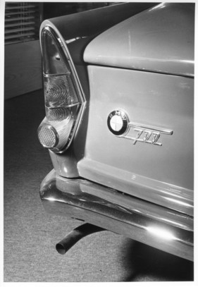 BMW 700 (1959) - an der Internationalen Automobilausstellung Frankfurt von 1959 - Beschriftung des kleinen Wagens