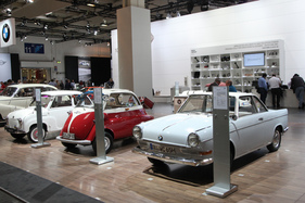 BMW 700 Coupé (1960) - neben Isetta und Goggomobil auf dem BMW-Stand - Techno Classica 2016