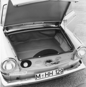BMW 700 Limousine (1961) - Kofferraum einer getesteten Limousine