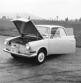 BMW 700 Limousine (1961) - Kofferraum und Einstieg beim Testwagen