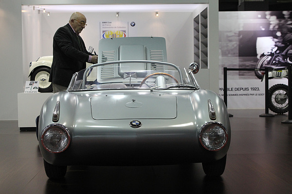 BMW 700 RS (1961) - alles wird fotografiert (Rétromobile 2012)