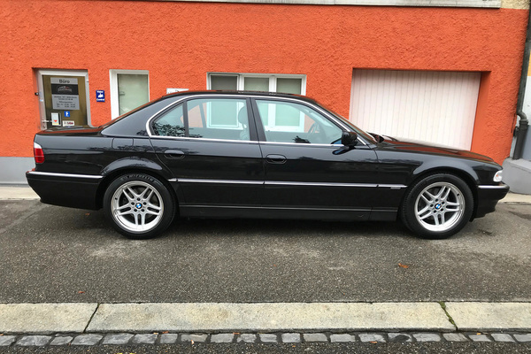BMW 740i E38 (1995) - als Lot 49 an der Versteigerung der Oldtimer Galerie in Toffen am 19. Oktober 2019