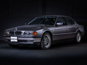 BMW 750i ("James Bond Replica") (1995) - als Lot 27 an der Bonhams-Online-Versteigerung der "Movie Car Collection" 2025