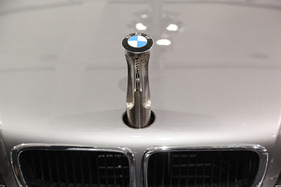 BMW 750iL (1997) - der Drahtseil-Schneider von vorne (Techno Classica 2017)