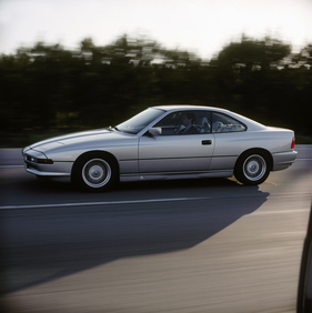 BMW 850I (1990) - Car-To-Car vor 25 Jahren, mit geöffneter Seitentüre