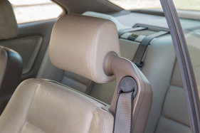 BMW 850i (1990) - Integralsitz hiess diese Konstruktion, wo der Gurt im Sitz selber verankert ist