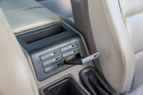 BMW 850i (1990) - das Kassettenfach kostete rund DM 100 Aufpreis