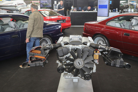 BMW 850i (1990) - der V12-Motor des Typs M70 - Klassikwelt Bodensee 2023