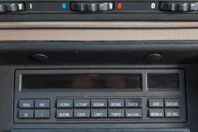 BMW 850i (1990) - der erweiterte Reiserechner