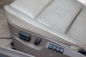 BMW 850i (1990) - die elektrische Sitzverstellung mit Memory kostete Aufpreis