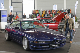 BMW 850i (1992) - elegantes Coupé in Blau - Klassikwelt Bodensee 2023 BMW 850i (1992) - elegantes Coupé in Blau - Klassikwelt Bodensee 2023