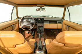 BMW Asso di Quadri (1976) - gefälliges, aber eher traditionell eingerichtetes Interieur