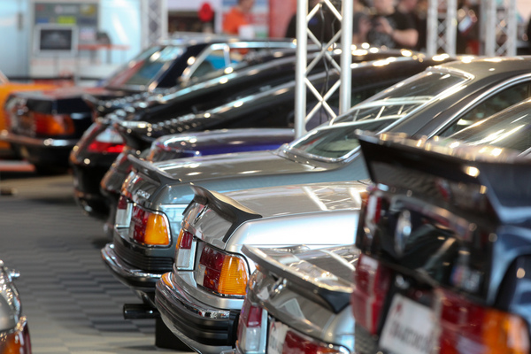Image: BMW coupés in rank and file - Retro Classics Stuttgart 2020