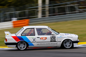 BMW E30 325 (1990) an der ADAC Westfalen Trophy 2016 - VFV GLPpro GT und Tourenwagen (Veteranen-Fahrzeug-Verband) (1990)