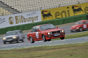 BMW E30 333i (1985) - am zweiten Tag der Creme21 2015 auf dem Hockenheimring