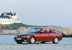 BMW E36 Cabriolet (1993) – Vor allem offen ist das Design des Cabriolets von bestechender Eleganz.