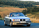 BMW E36 Cabriolet (1996) – Ab jenem Jahr prangte eine rundere, leicht "V"-förmige Niere an der Nase der E36-Modelle.