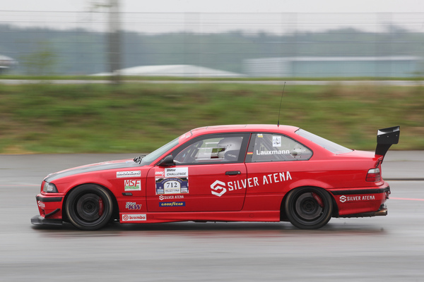 BMW E36 Coupé auf einer schnellen Runde - Motorworld Classics Bodensee 2022
