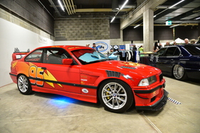 BMW E36 verkleidet als Lightning McQueen – Oldtimermesse St. Gallen 2025 BMW E36 verkleidet als Lightning McQueen – Oldtimermesse St. Gallen 2025