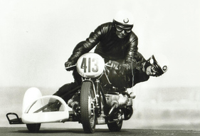 Bild BMW-Gespann - Historisches Flugplatzrennen Kassel Calden