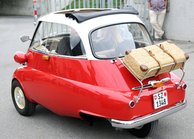 BMW Isetta (1955) - 250-300 cc, 12-13 hp, top speed 90 km/h