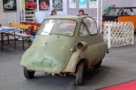 BMW Isetta (1955) -vemrutlich eine der zehn ältesten weltweit - vor 20 Jahren in einem Film aufgetreten - Retro Classics Stuttgart 2017